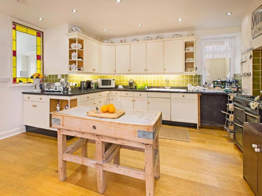 Bed and Breakfast Anchor House Дартмут Екстер'єр фото